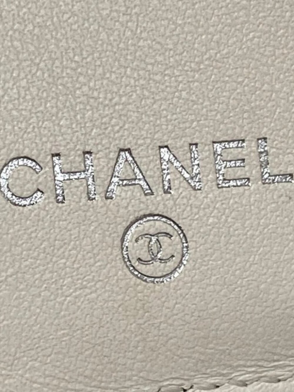 CHANEL Matelasse White Calfskin Trifold Wallet - Picture 5 of 10